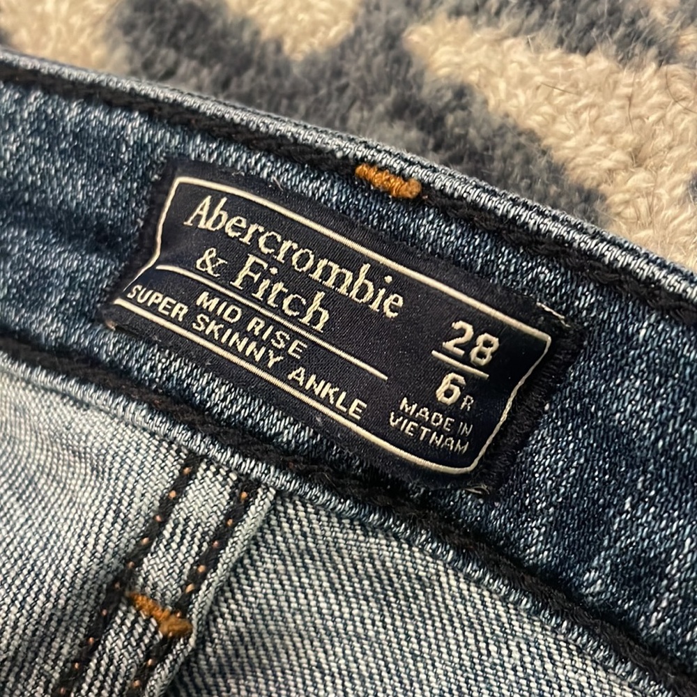 A&F Jeans - Picture 6 of 6